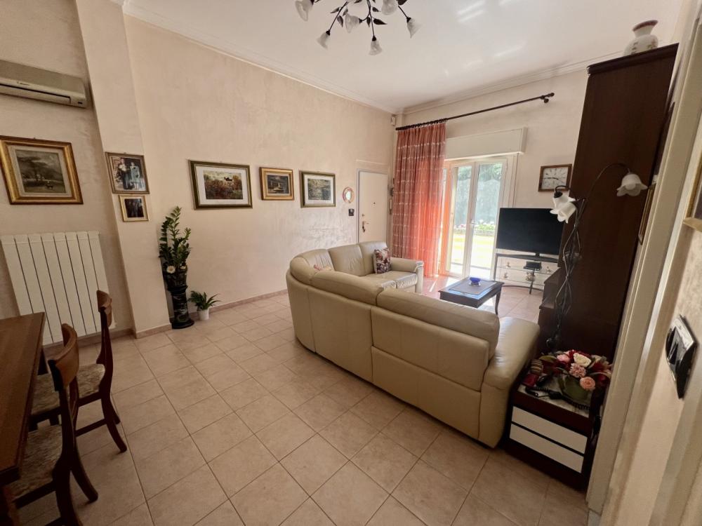 appartamento in vendita a Taggia in zona Arma di Taggia