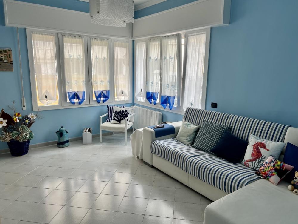 casa indipendente in vendita a Taggia in zona Arma di Taggia