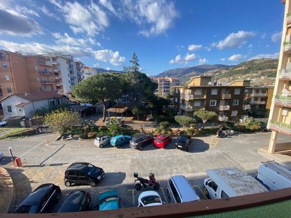 appartamento in vendita a Taggia in zona Arma di Taggia