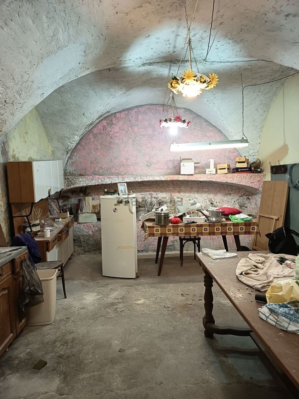 locale di sgombero in vendita a Taggia