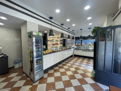 negozio in vendita a Taggia in zona Arma di Taggia