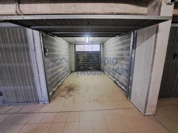 appartamento in vendita a Taggia in zona Arma di Taggia