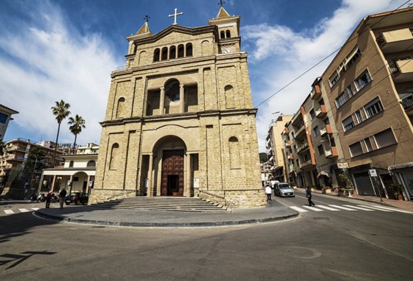 locale di sgombero in vendita a Taggia