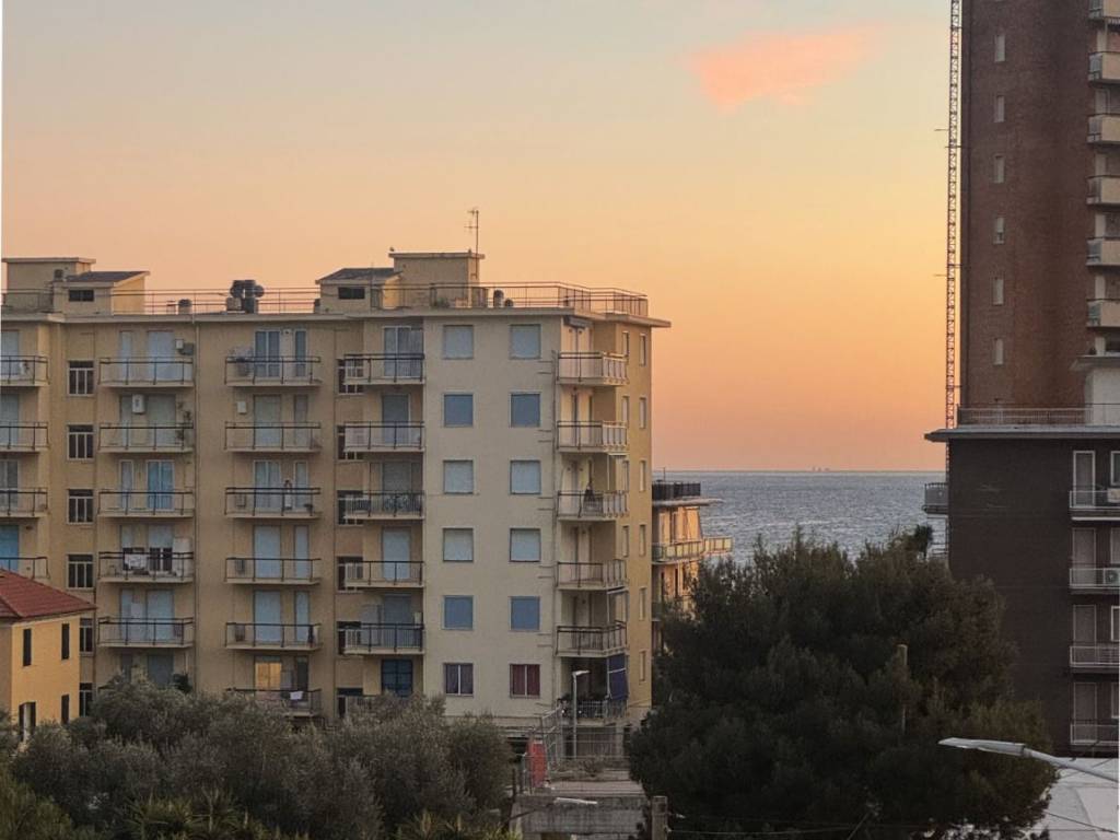 appartamento in vendita a Taggia in zona Arma di Taggia