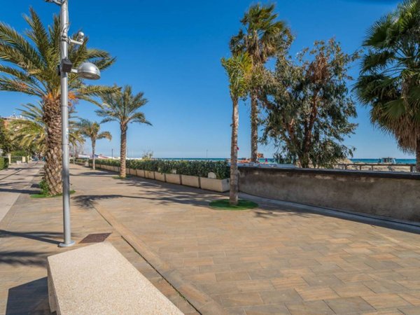 appartamento in vendita a Taggia in zona Arma di Taggia