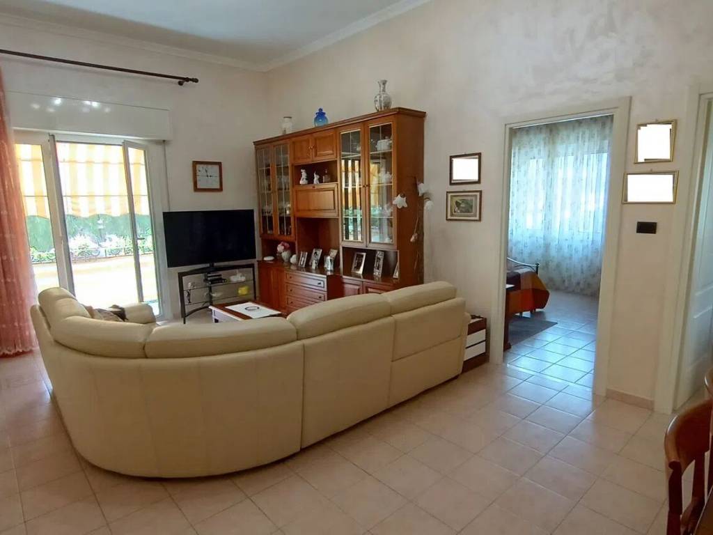 appartamento in vendita a Taggia in zona Arma di Taggia