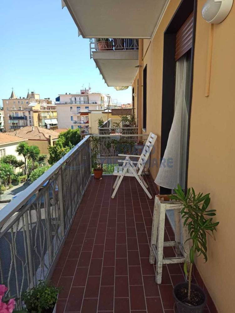 appartamento in vendita a Taggia in zona Arma di Taggia