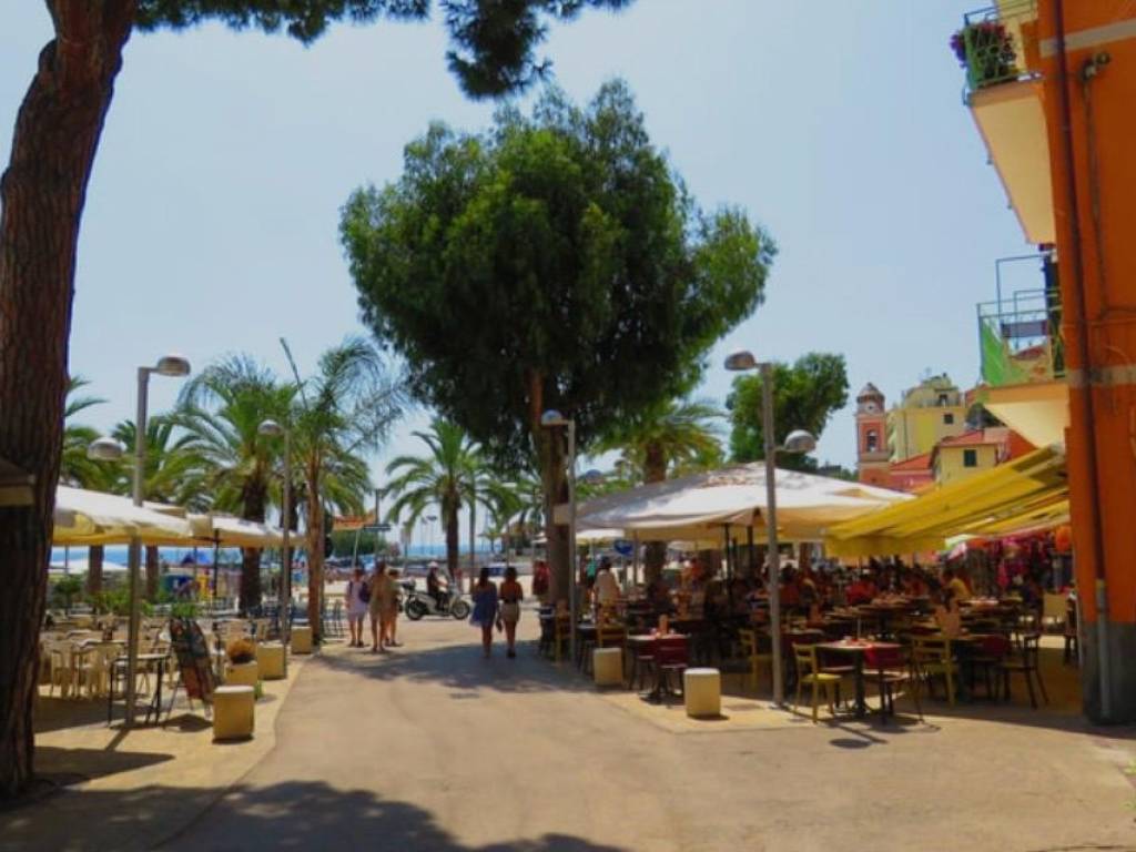 casa indipendente in vendita a Taggia