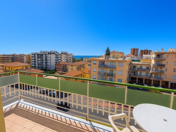 appartamento in vendita a Taggia in zona Arma di Taggia