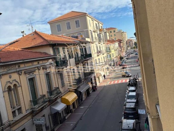 appartamento in vendita a Taggia in zona Arma di Taggia