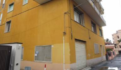 locale commerciale in vendita a Taggia