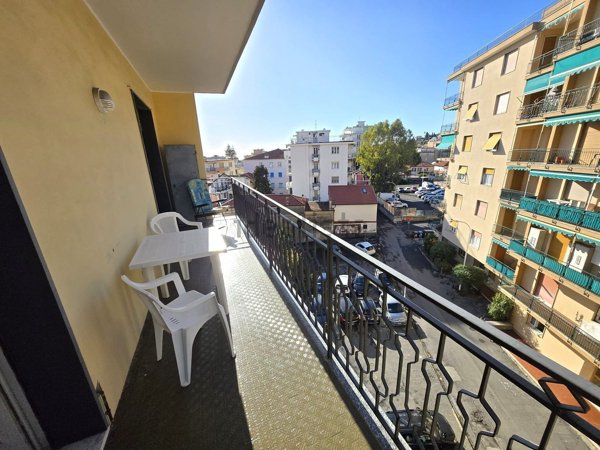 appartamento in vendita a Taggia in zona Arma di Taggia