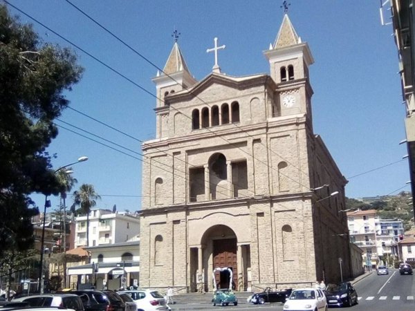 appartamento in vendita a Taggia in zona Arma di Taggia