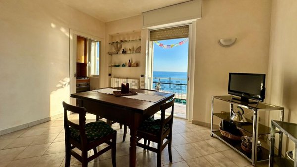 appartamento in vendita a Taggia in zona Arma di Taggia