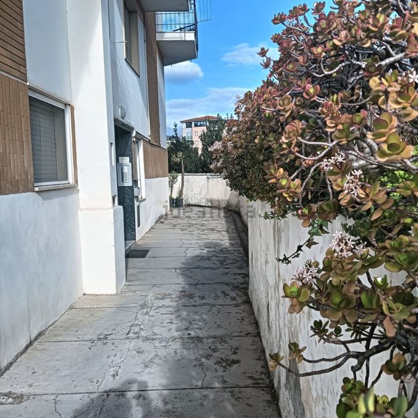 appartamento in vendita a Taggia in zona Arma di Taggia