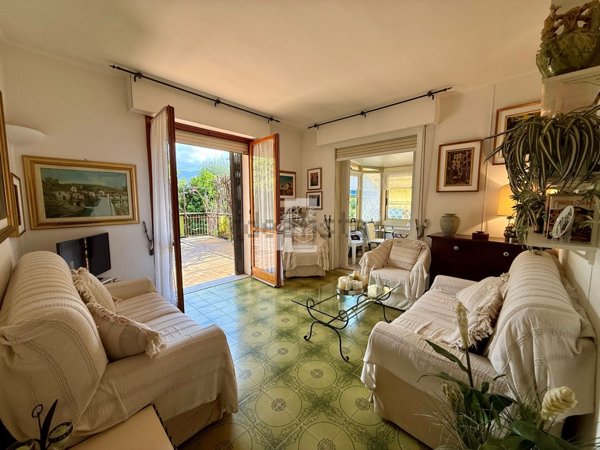 appartamento in vendita a Taggia in zona Arma di Taggia