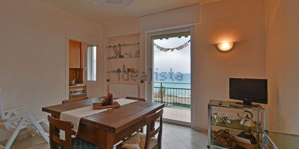 appartamento in vendita a Taggia in zona Arma di Taggia