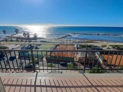 appartamento in vendita a Taggia in zona Arma di Taggia