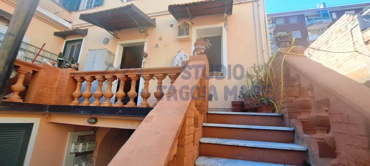 appartamento in vendita a Taggia in zona Arma di Taggia