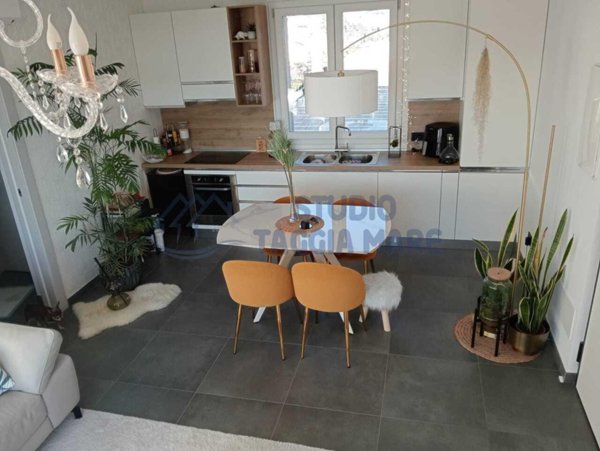appartamento in vendita a Taggia in zona Levà