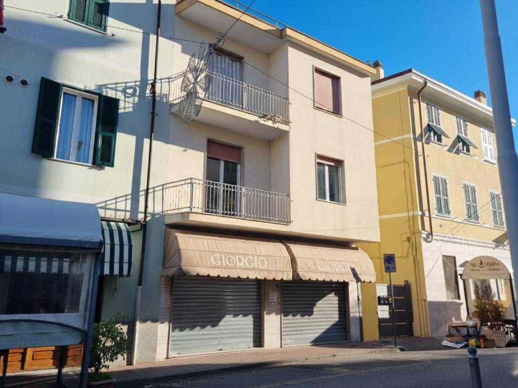 appartamento in vendita a Taggia in zona Arma di Taggia