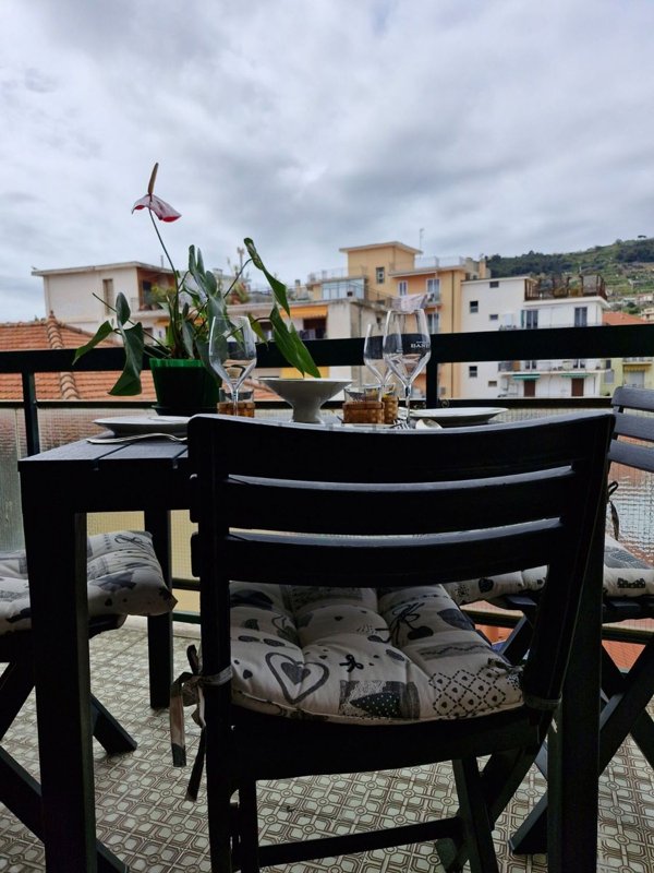 appartamento in vendita a Taggia in zona Arma di Taggia