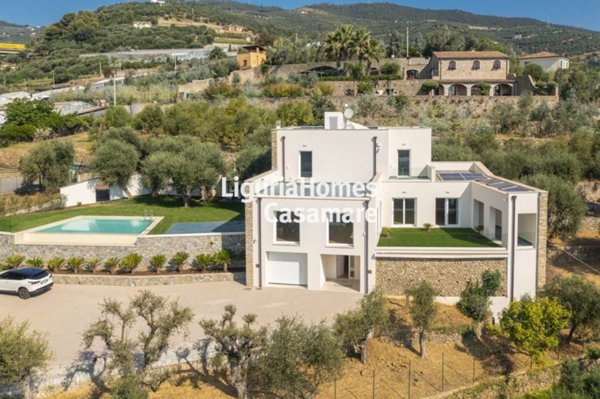 casa indipendente in vendita a Taggia in zona Arma di Taggia