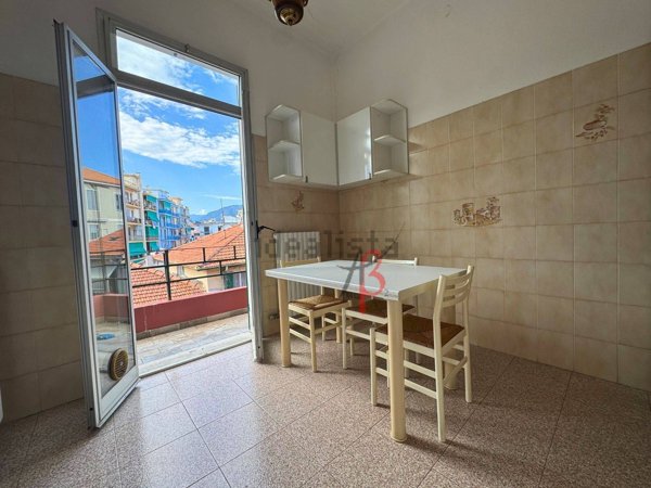 appartamento in vendita a Taggia in zona Arma di Taggia