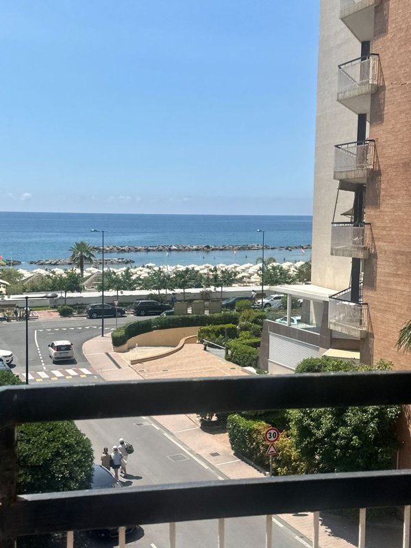 appartamento in vendita a Taggia in zona Arma di Taggia