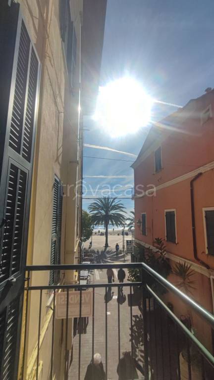 appartamento in vendita a Taggia in zona Arma di Taggia