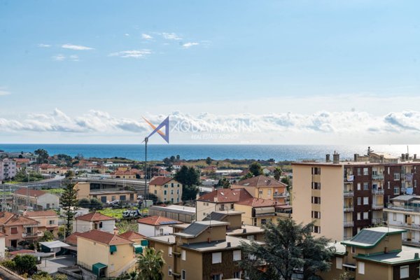 appartamento in vendita a Taggia in zona Arma di Taggia