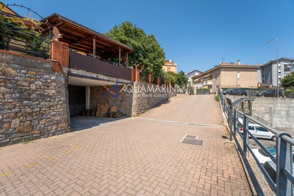 locale di sgombero in vendita a Taggia