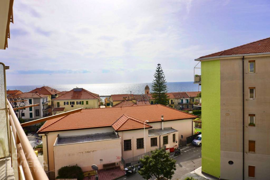 appartamento in vendita a Taggia in zona Arma di Taggia