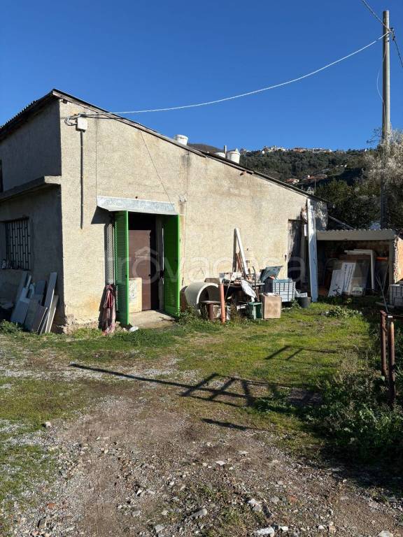 casa indipendente in vendita a Taggia