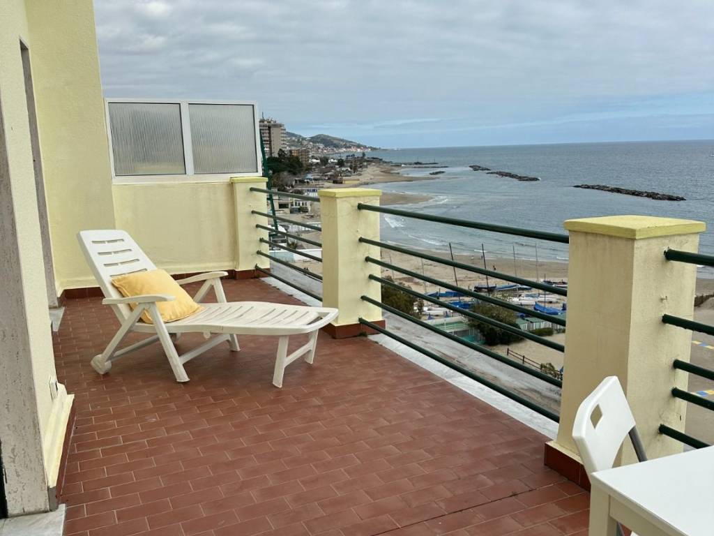 appartamento in vendita a Taggia in zona Arma di Taggia