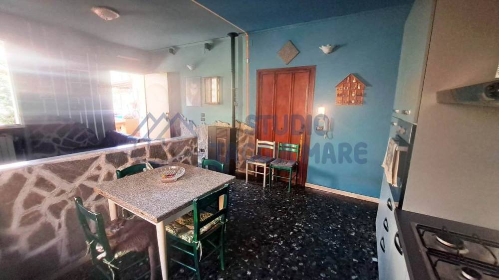 casa indipendente in vendita a Taggia in zona Arma di Taggia