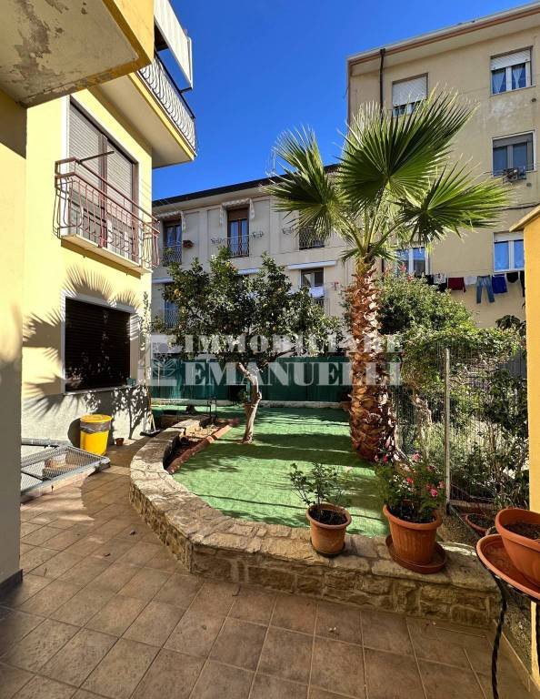 appartamento in vendita a Taggia in zona Arma di Taggia