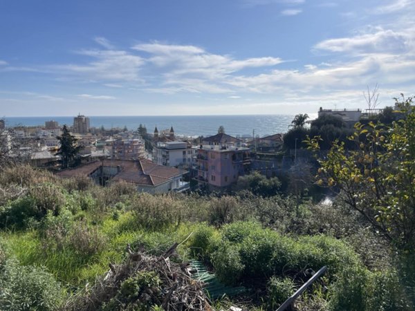 appartamento in vendita a Taggia in zona Arma di Taggia