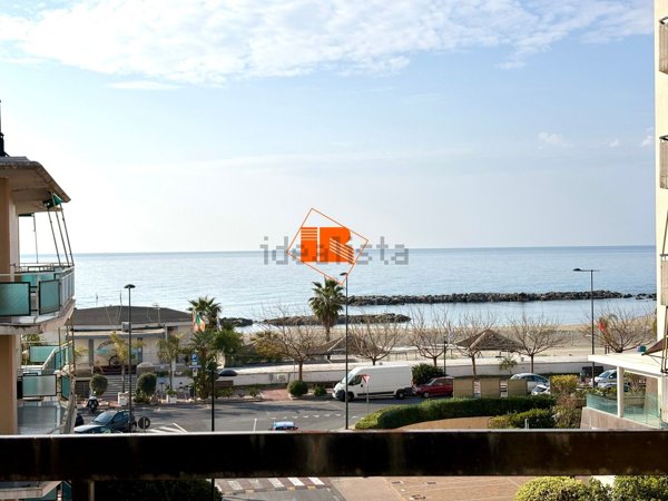 appartamento in vendita a Taggia in zona Arma di Taggia