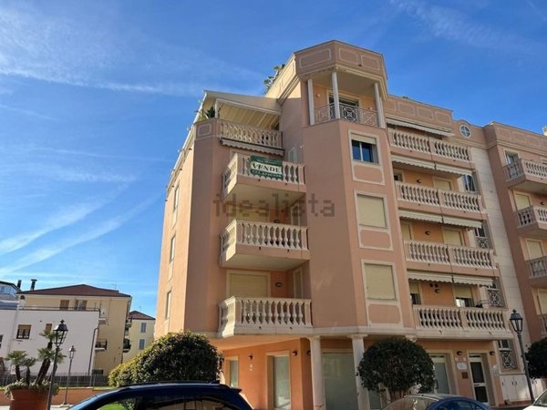 appartamento in vendita a Taggia in zona Arma di Taggia