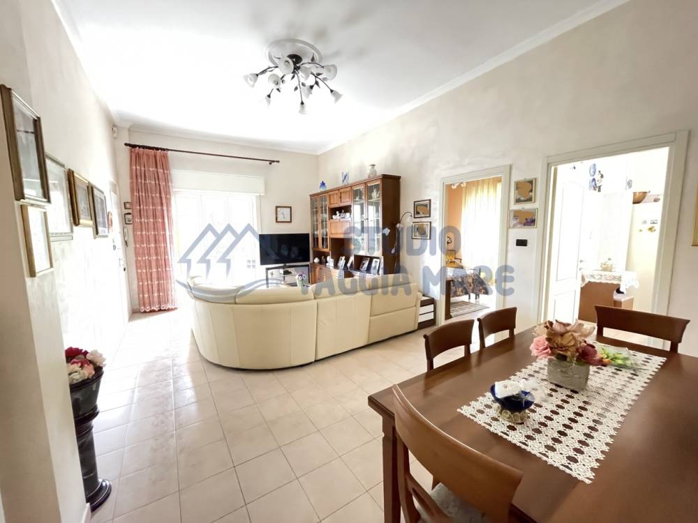 appartamento in vendita a Taggia in zona Arma di Taggia