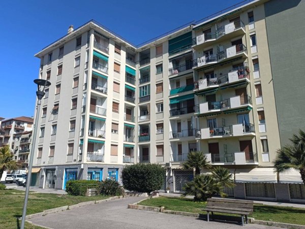 appartamento in vendita a Taggia in zona Arma di Taggia