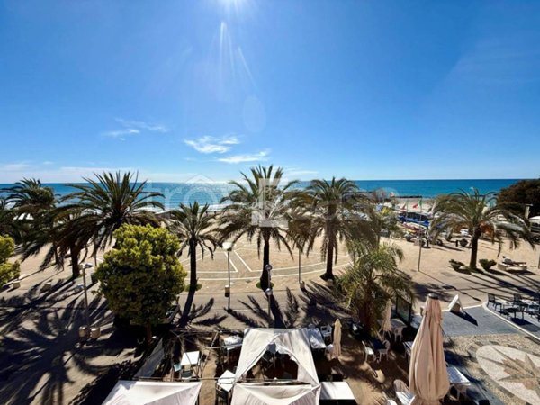 appartamento in vendita a Taggia in zona Arma di Taggia