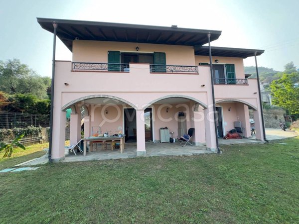 casa indipendente in vendita a Taggia in zona Arma di Taggia