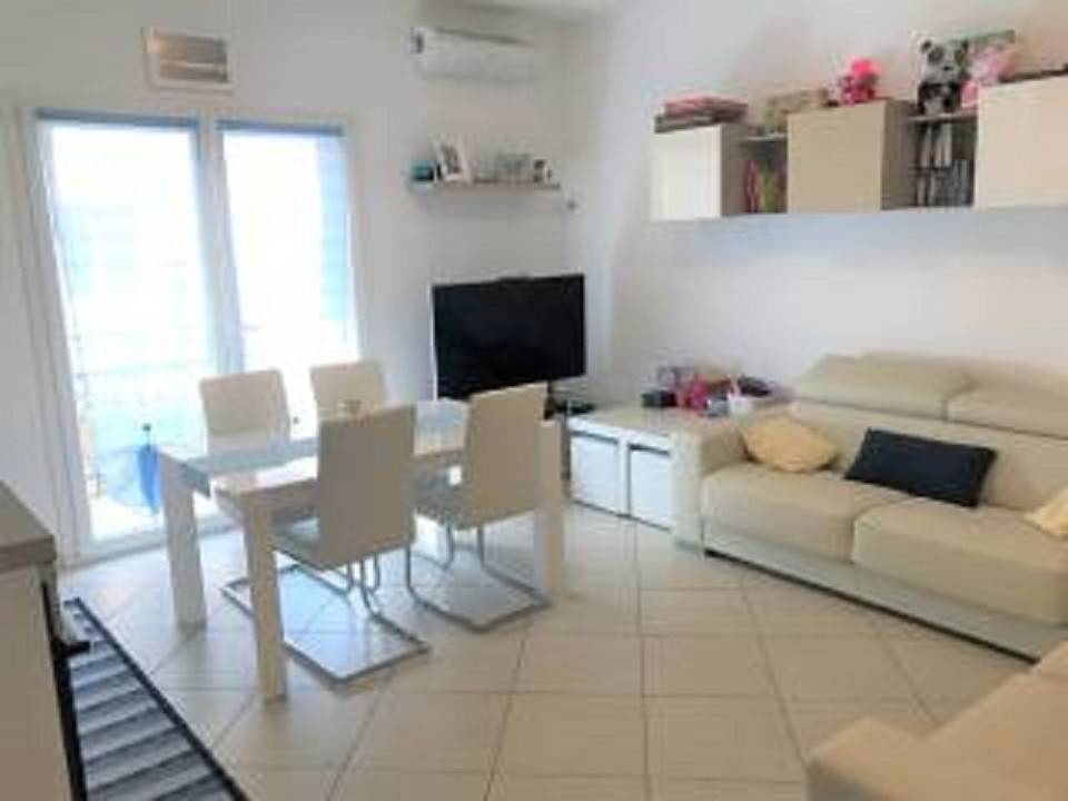 appartamento in vendita a Taggia in zona Arma di Taggia