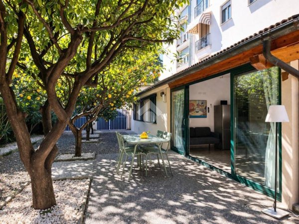 appartamento in vendita a Taggia in zona Arma di Taggia