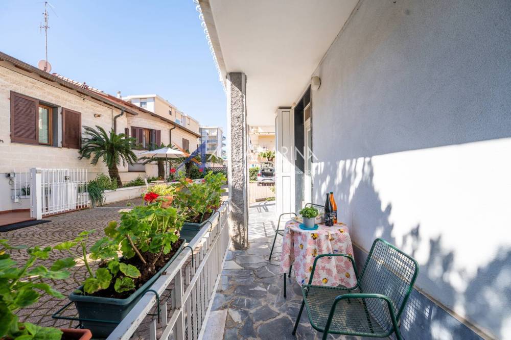 appartamento in vendita a Taggia in zona Arma di Taggia