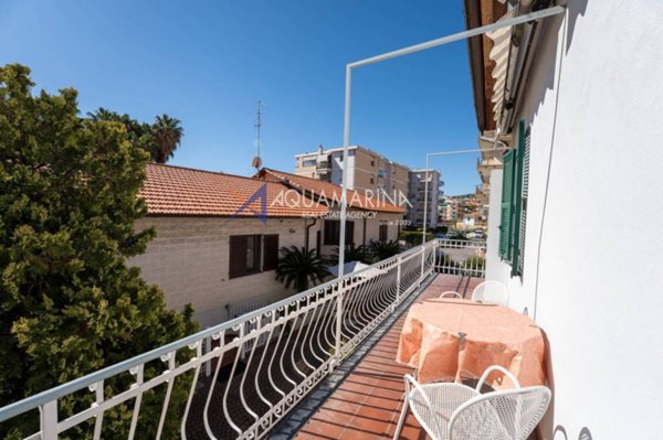 appartamento in vendita a Taggia in zona Arma di Taggia