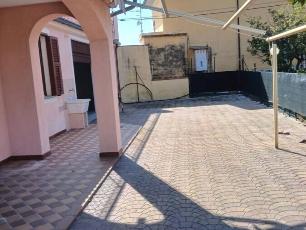 casa indipendente in vendita a Taggia in zona Arma di Taggia