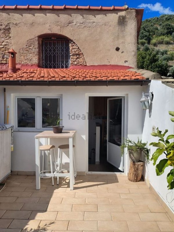 casa indipendente in vendita a Taggia